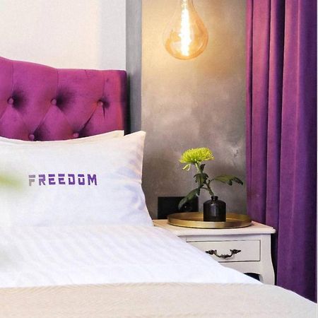 Freedom Apartments In City Center Kyiv Exterior foto